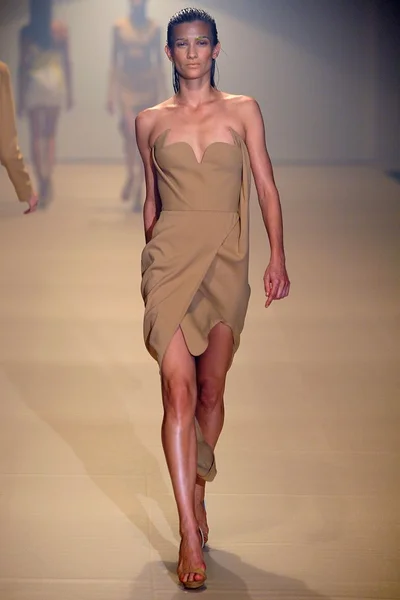 Look 25